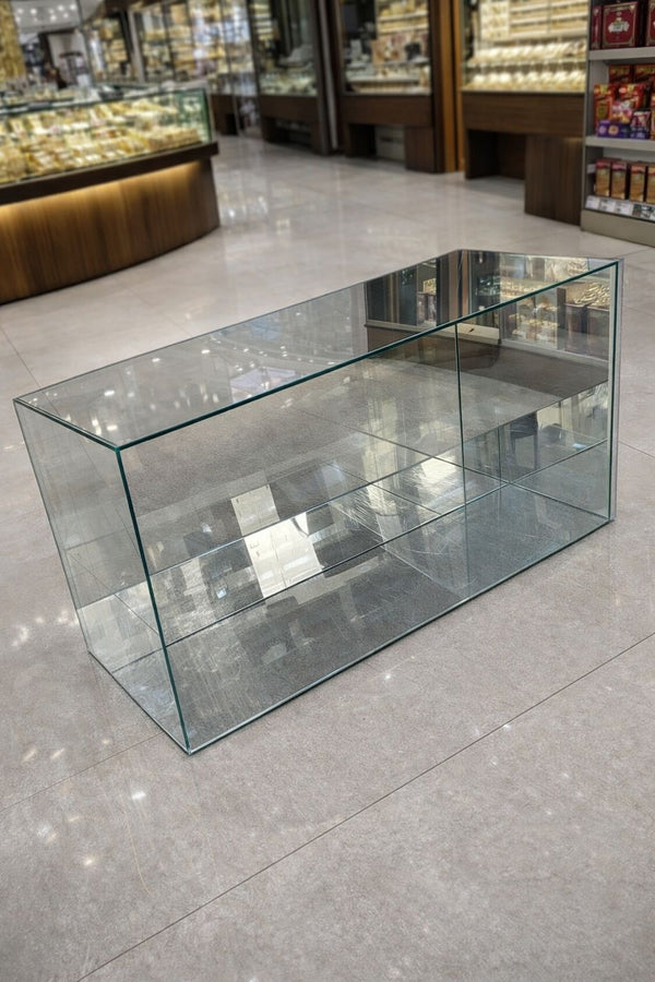 Custom Glass Showcase for Jewelry Shop – Gold Souk, Dubai